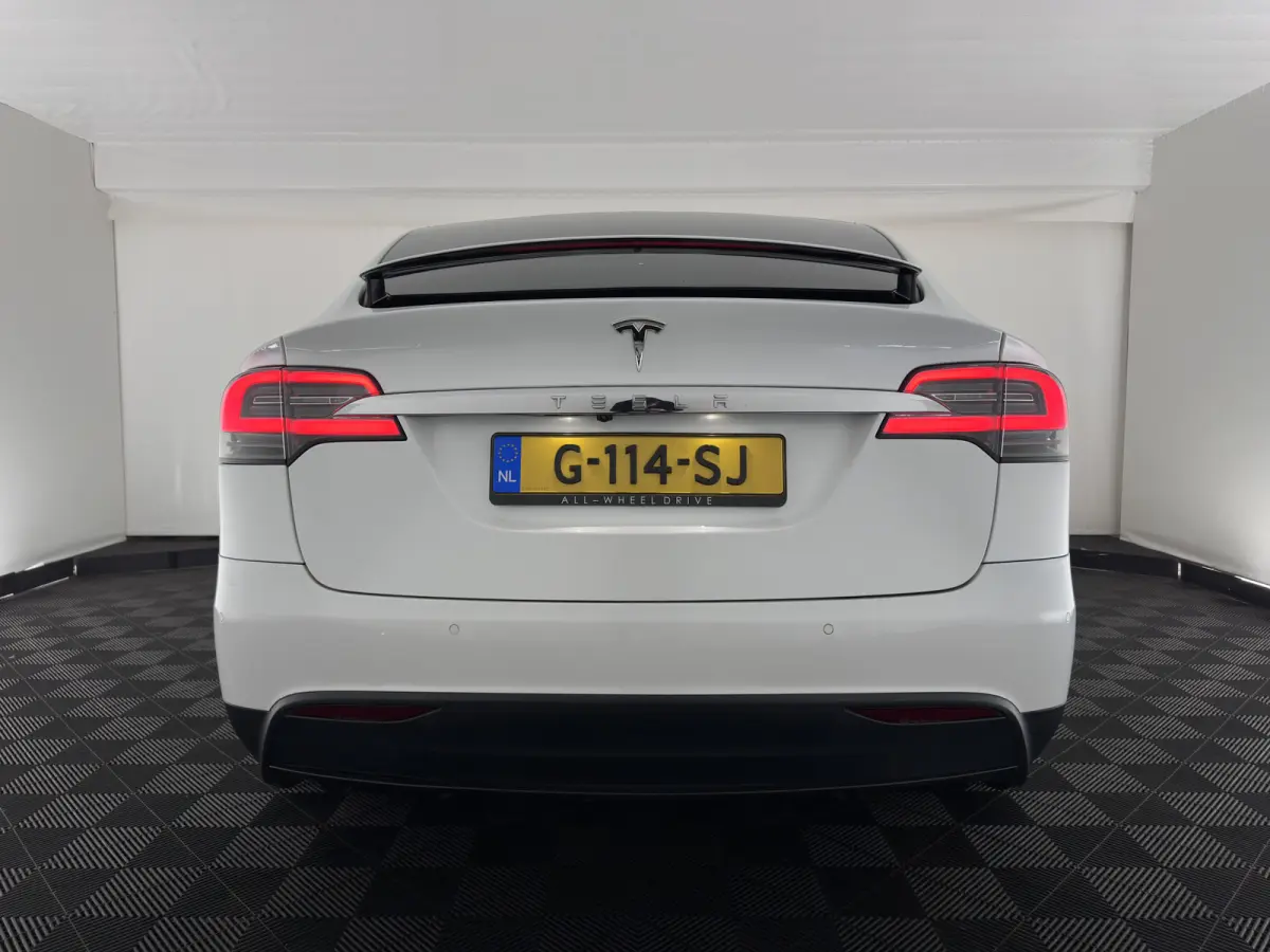 100D Long Range 6 pers. (INCL. BTW) *AUT | PANO | LEATHER | NAVI-FULLMAP | FULL-LED | AIRSUSPENSION | DIGI-COCKPIT | FASTLOADER | KEYLESS | DAB+ | HEATED-SPORTSEATS | PRIVACY-GLASS | AUTOPIL