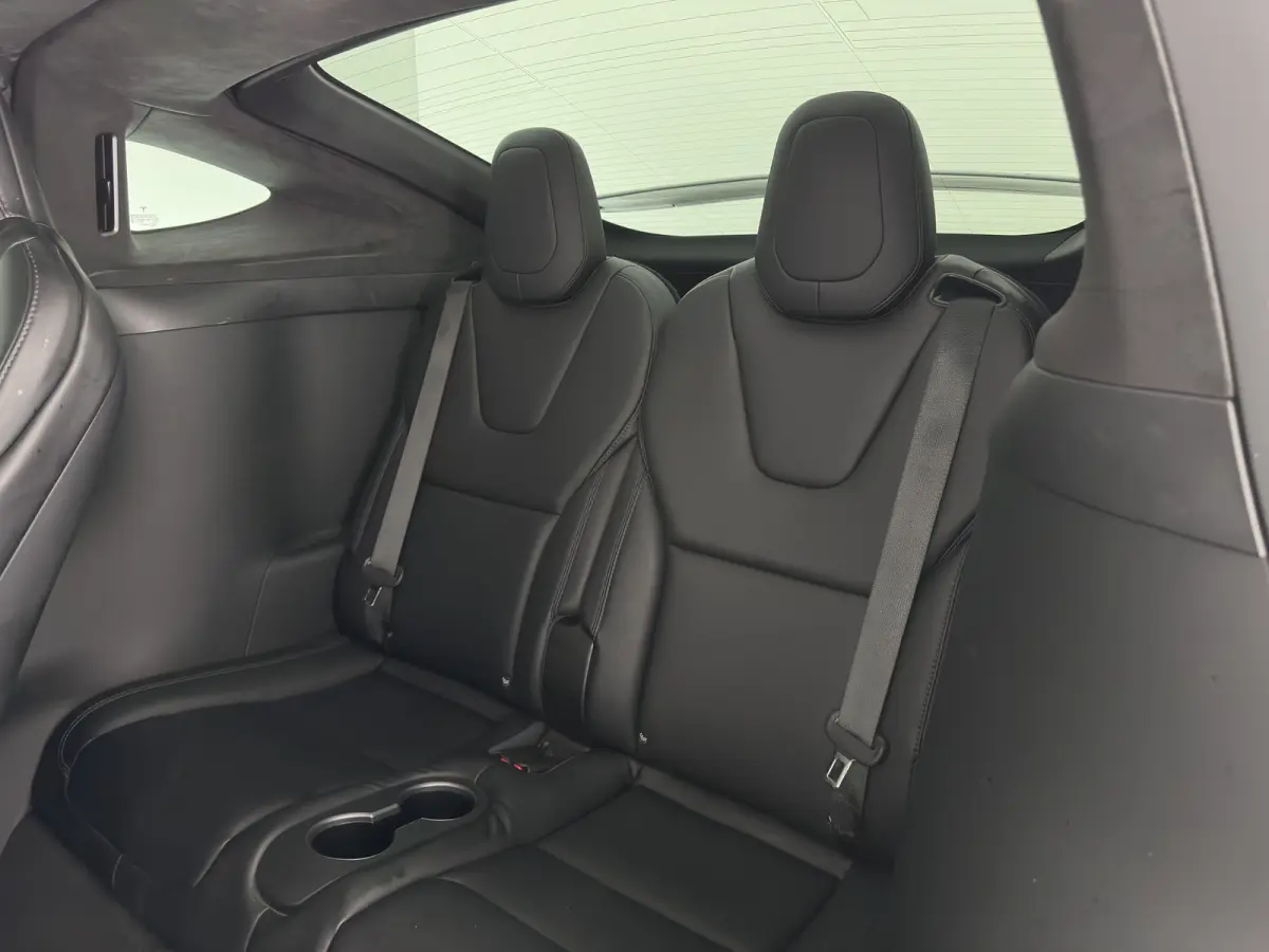 100D Long Range 6 pers. (INCL. BTW) *AUT | PANO | LEATHER | NAVI-FULLMAP | FULL-LED | AIRSUSPENSION | DIGI-COCKPIT | FASTLOADER | KEYLESS | DAB+ | HEATED-SPORTSEATS | PRIVACY-GLASS | AUTOPIL