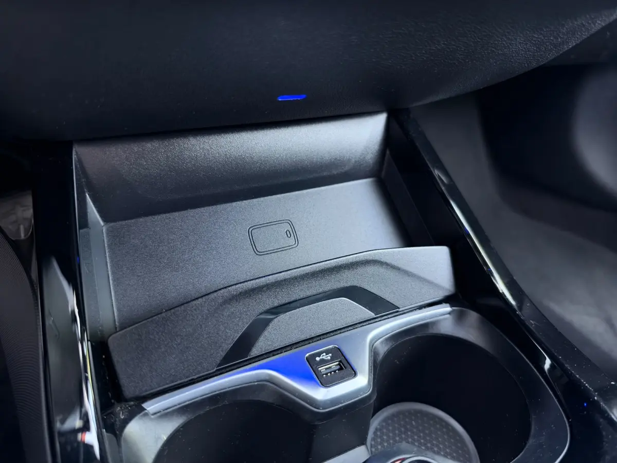 118i Executive Edition | M Pakket | Sfeerverlichting | Apple Carplay | Leder