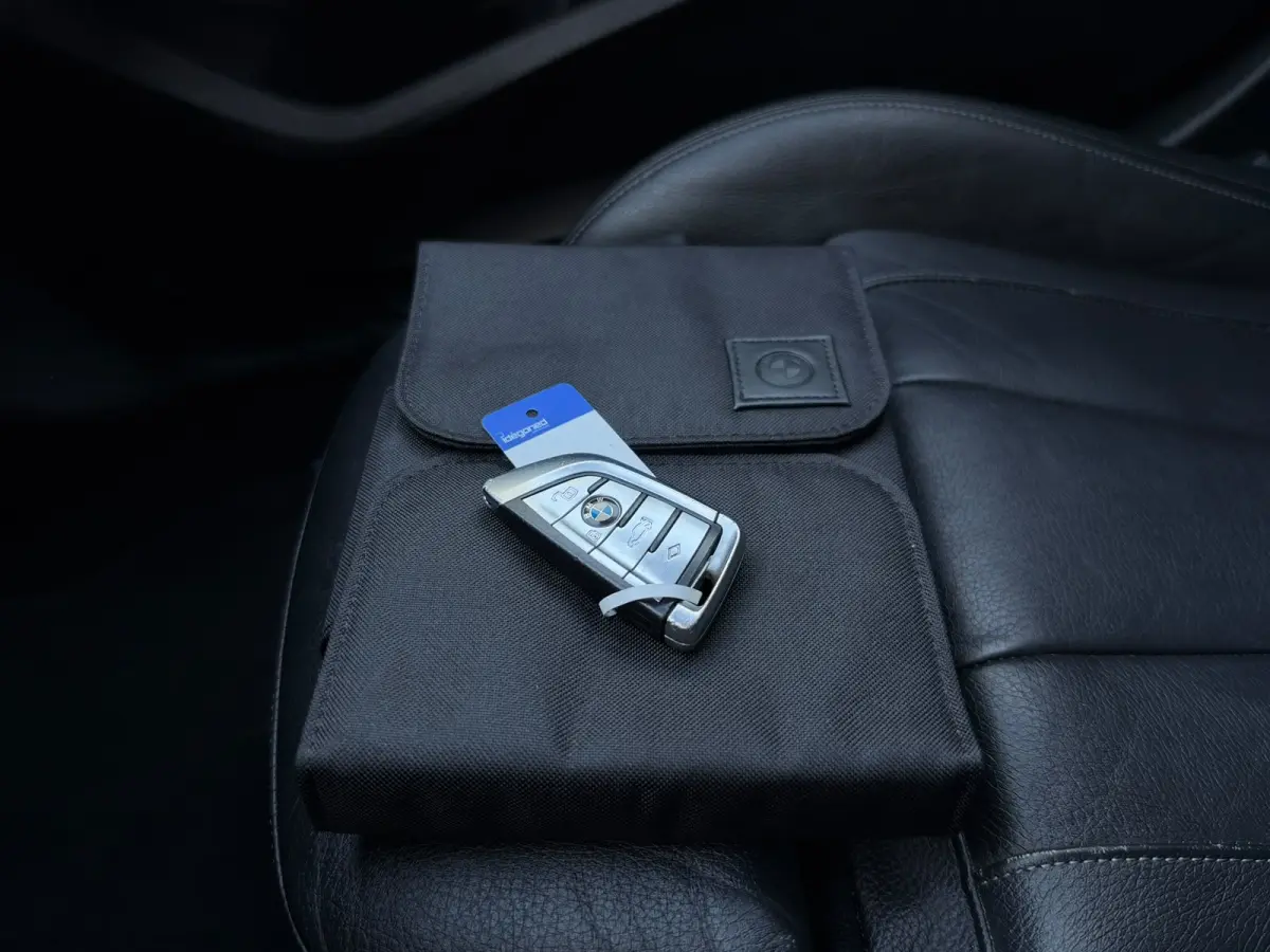 118i Executive Edition | M Pakket | Sfeerverlichting | Apple Carplay | Leder