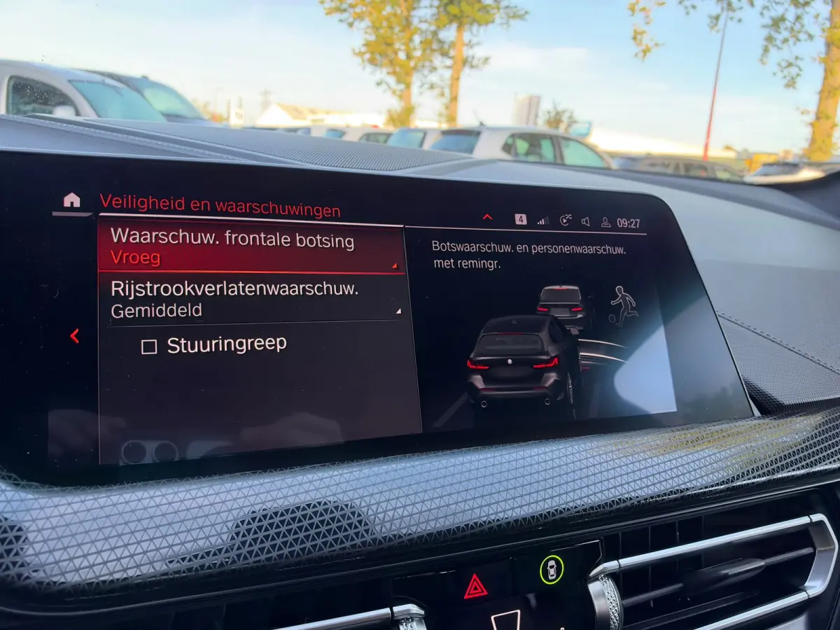 118i Executive Edition | M Pakket | Sfeerverlichting | Apple Carplay | Leder