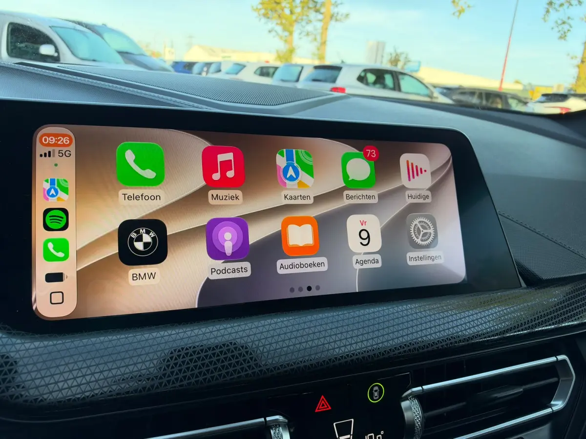 118i Executive Edition | M Pakket | Sfeerverlichting | Apple Carplay | Leder