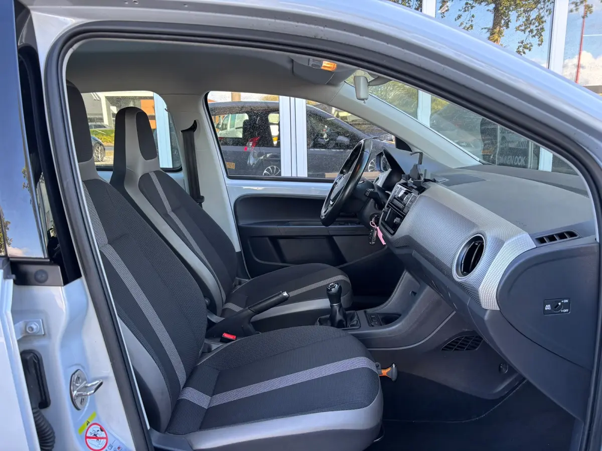 Up! 1.0 BMT high up! | Clima | Parkeersensoren | Stoelverwarming | Cruise