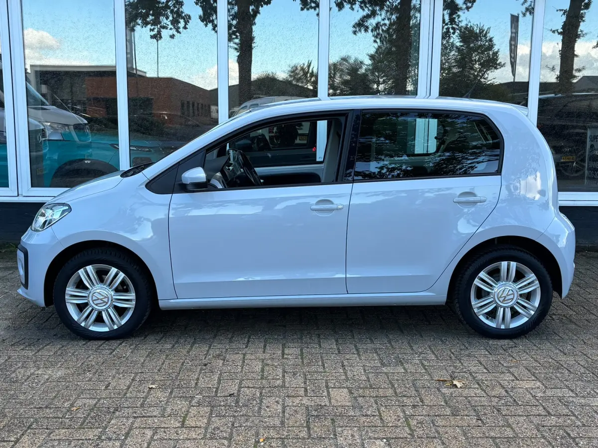 Up! 1.0 BMT high up! | Clima | Parkeersensoren | Stoelverwarming | Cruise