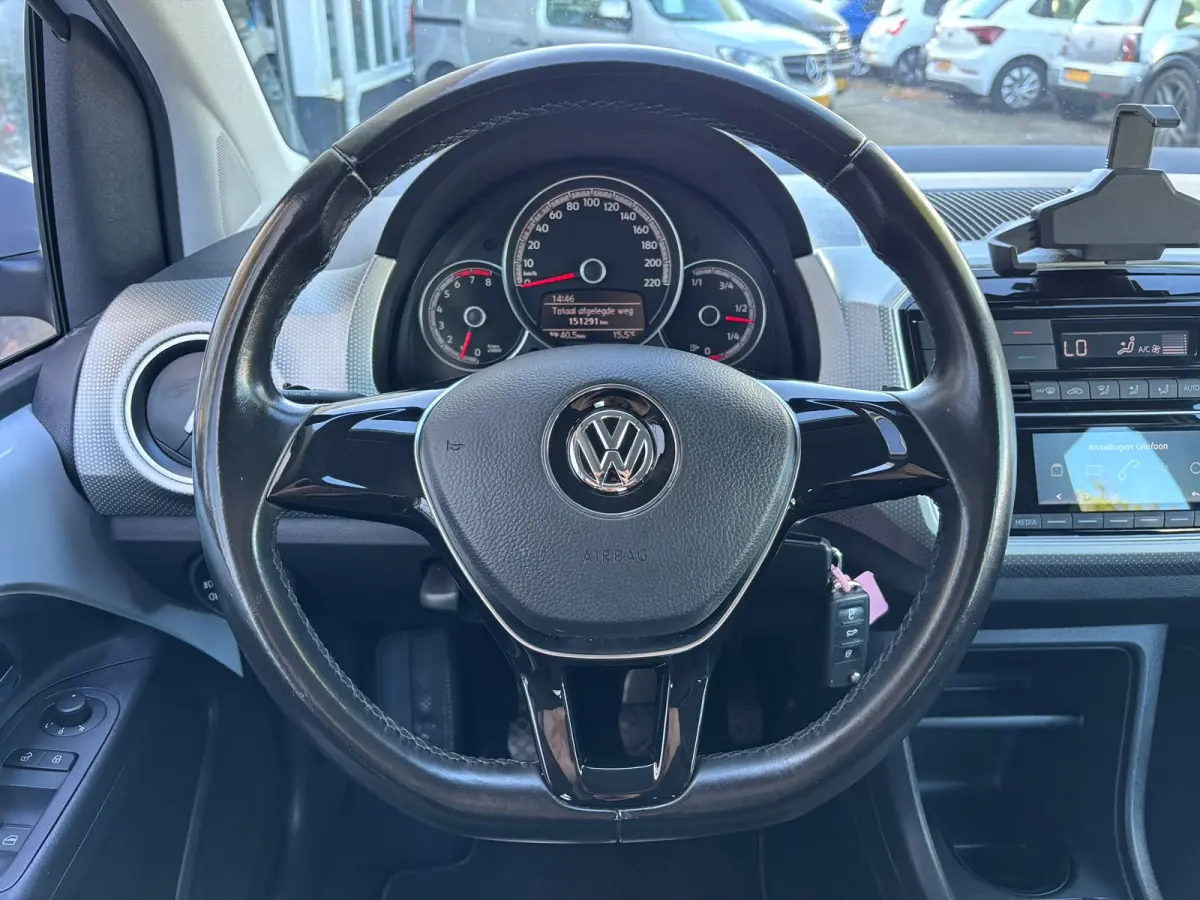 Up! 1.0 BMT high up! | Clima | Parkeersensoren | Stoelverwarming | Cruise
