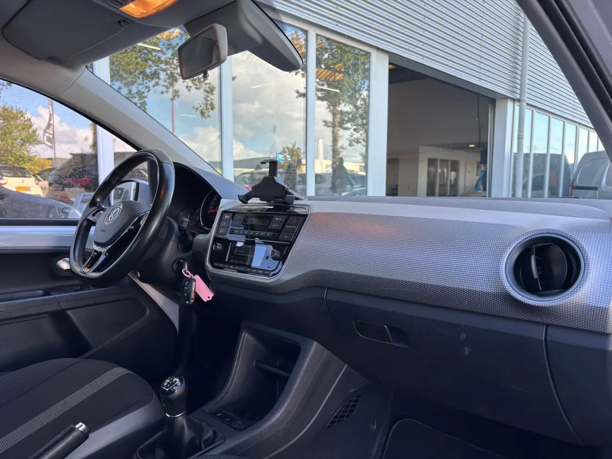 Up! 1.0 BMT high up! | Clima | Parkeersensoren | Stoelverwarming | Cruise