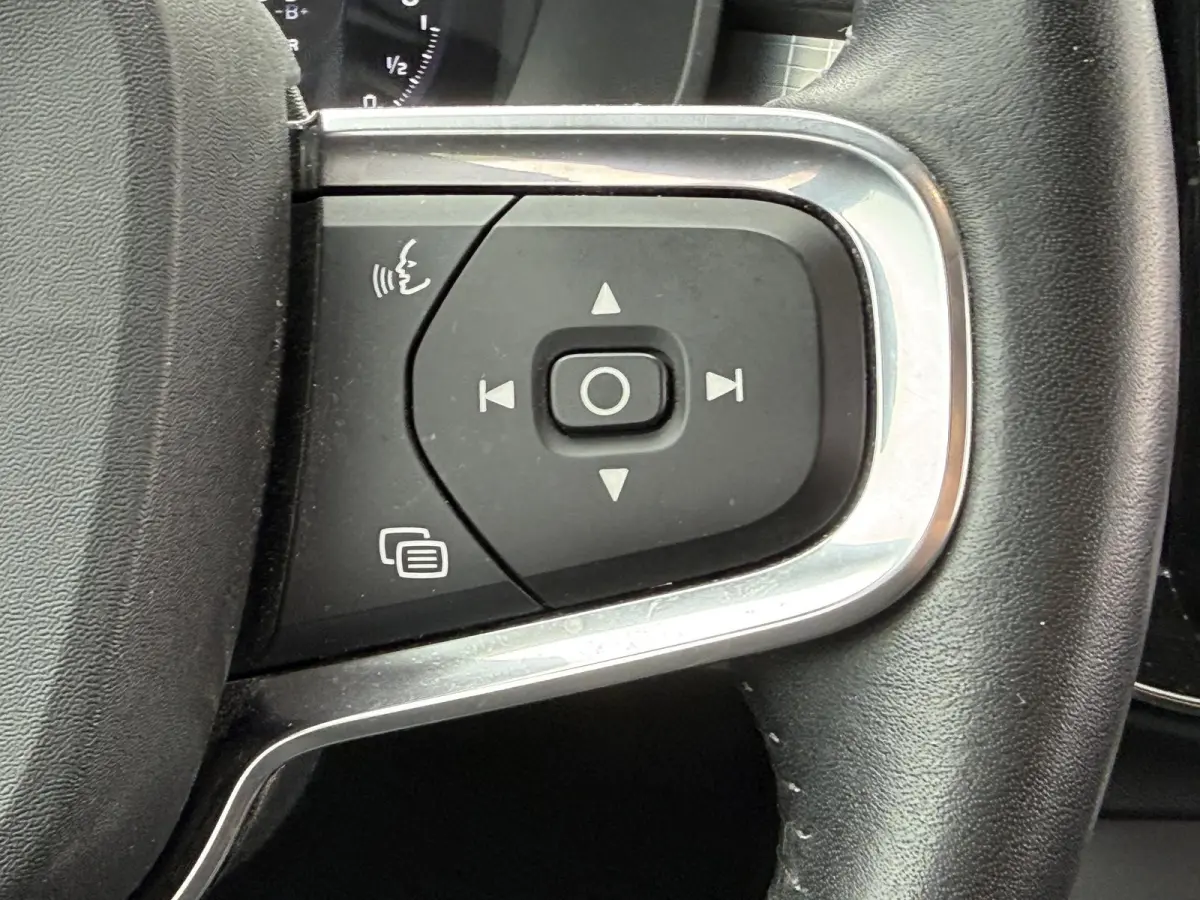 1.5 T4 Plug-in hybrid Core Bright | Elektrische stoelen | BLISS | Keyless | Cruise control | TREKHAAK