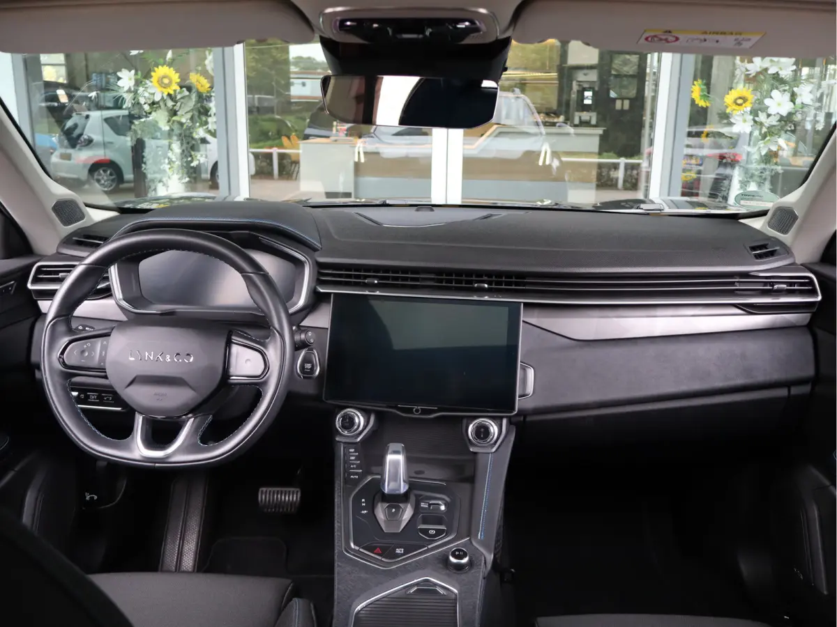 1.5 Navi / 360 Camera / Trekhaak / Clima / Cruise / Audio