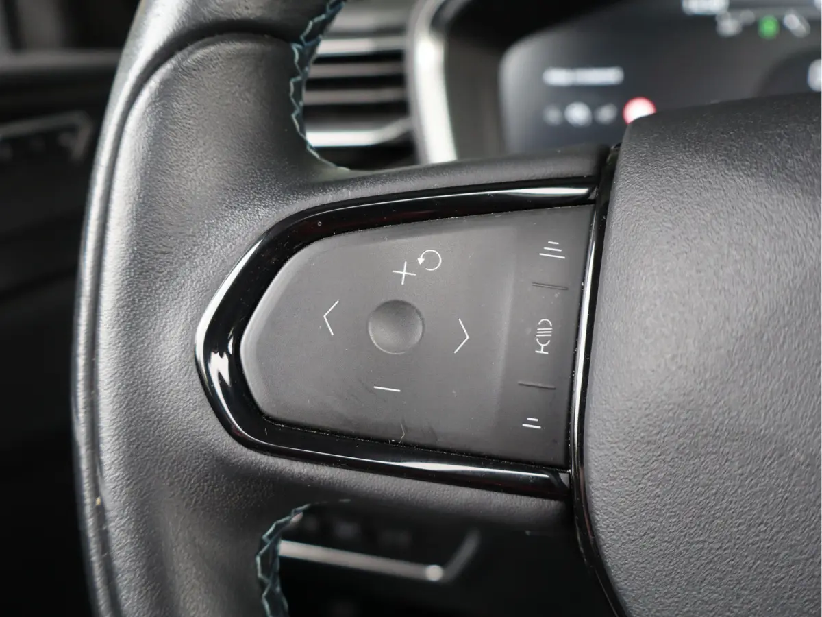1.5 Navi / 360 Camera / Trekhaak / Clima / Cruise / Audio