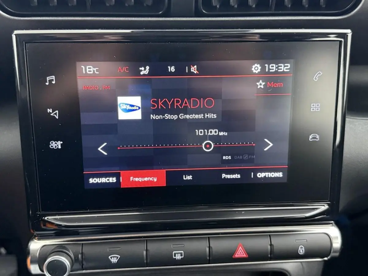 1.2T 110pk Feel 4S.banden/Ecc/CarPlay/Led