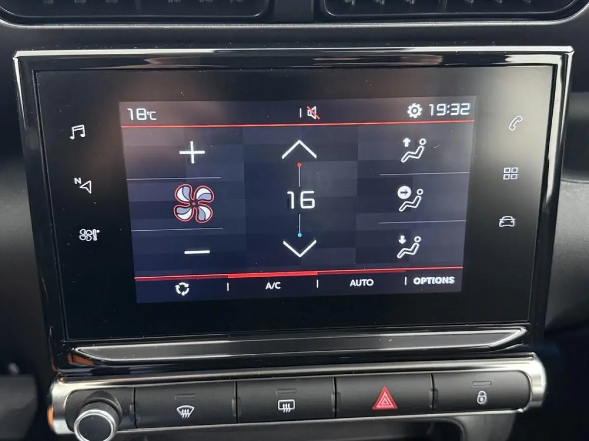 1.2T 110pk Feel 4S.banden/Ecc/CarPlay/Led