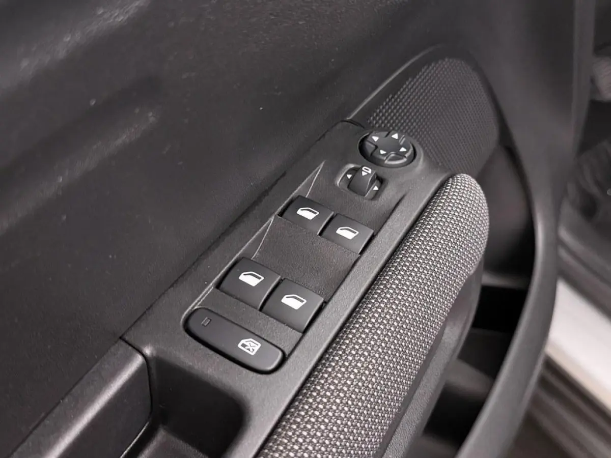 1.2T 110pk Feel 4S.banden/Ecc/CarPlay/Led