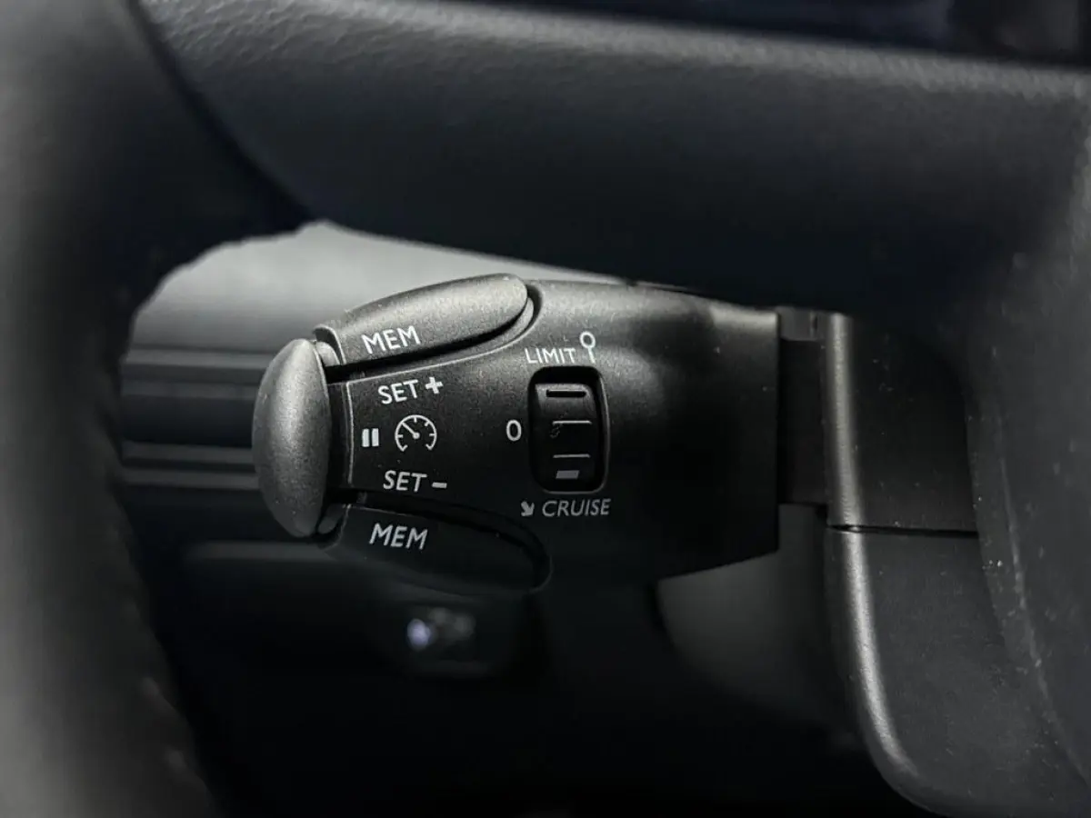 1.2T 110pk Feel 4S.banden/Ecc/CarPlay/Led