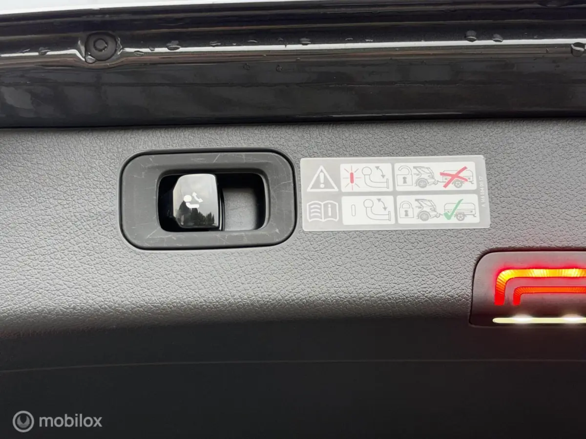 300 e AMG Premium Plus|Trekhk|Pano