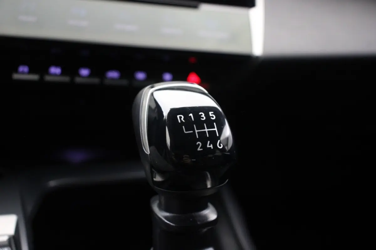 1.2 PureTech Allure Pack Business - Digitaal Cockpit, Carplay, Adapt. Cruise, Stoelverw.