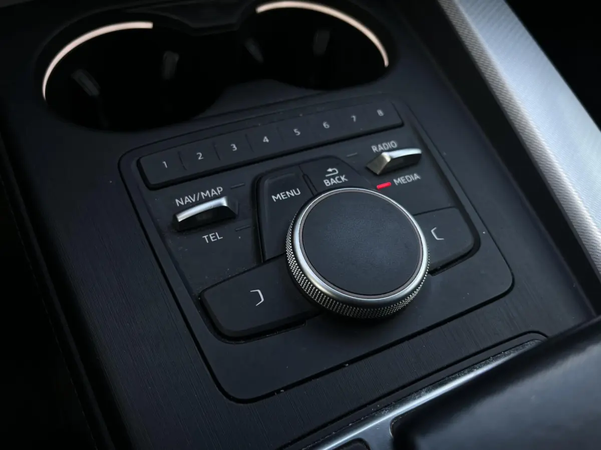 1.4 TFSI Sport S line black edition Camera..
