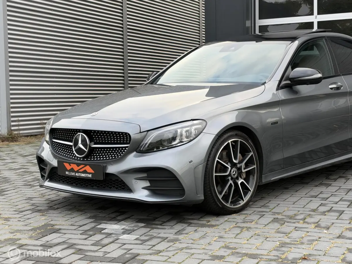 300 e 4MATIC AMG|Pano|Burmester|19'|Leder