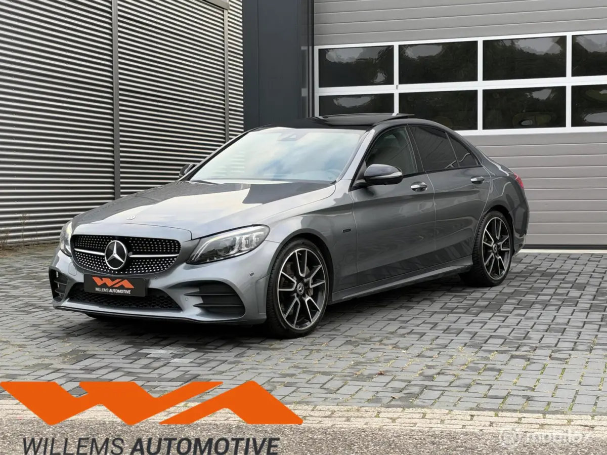 300 e 4MATIC AMG|Pano|Burmester|19'|Leder