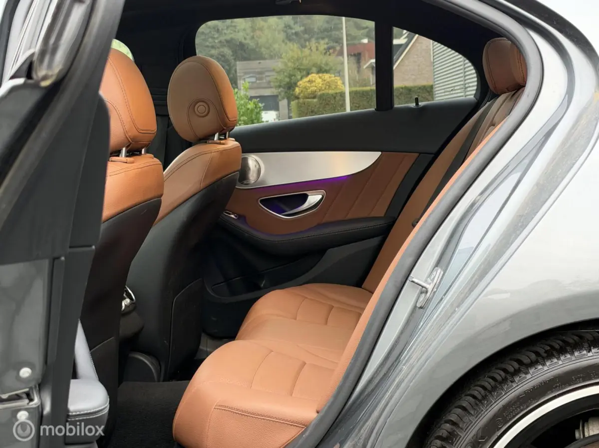 300 e 4MATIC AMG|Pano|Burmester|19'|Leder