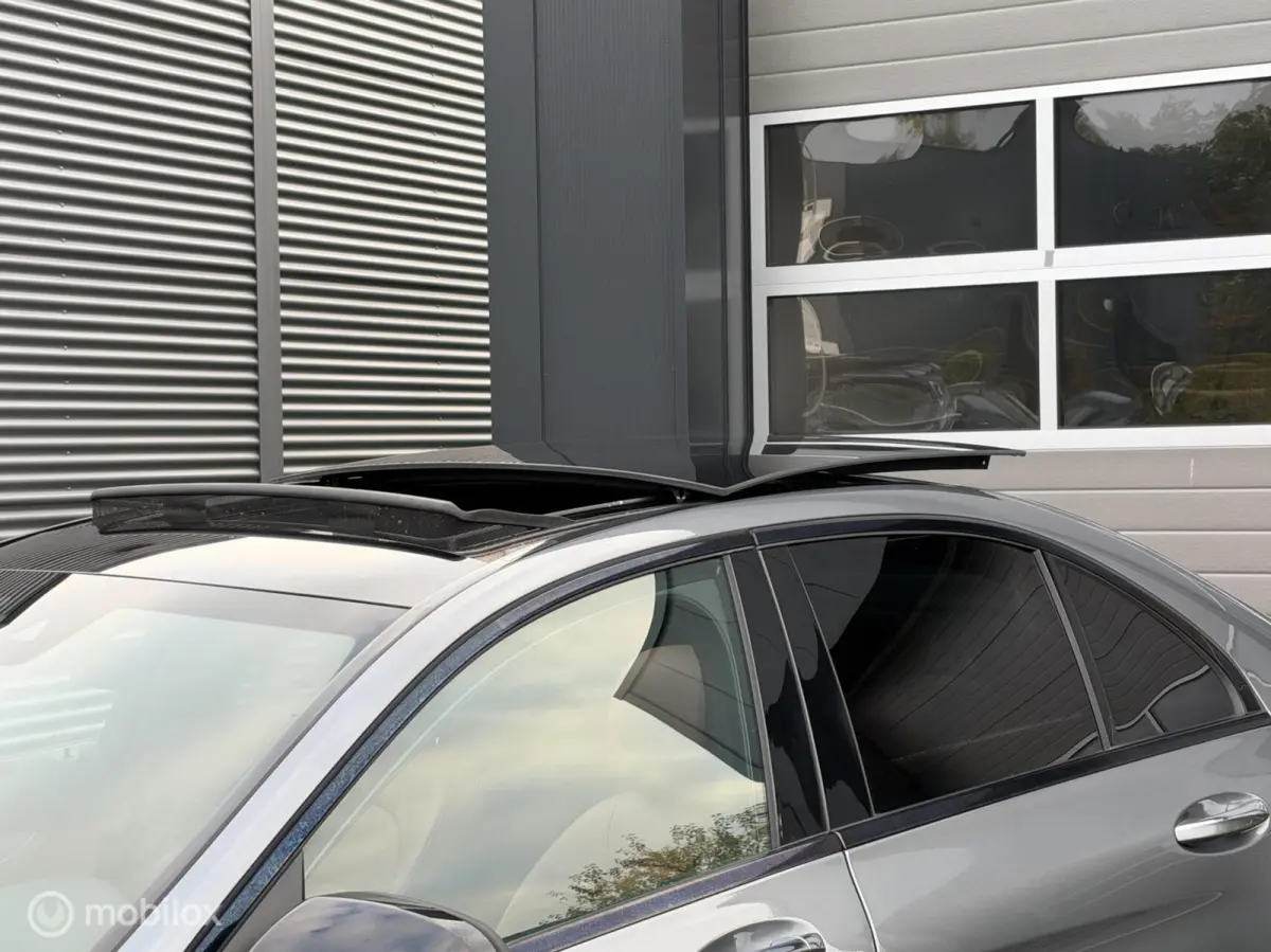 300 e 4MATIC AMG|Pano|Burmester|19'|Leder