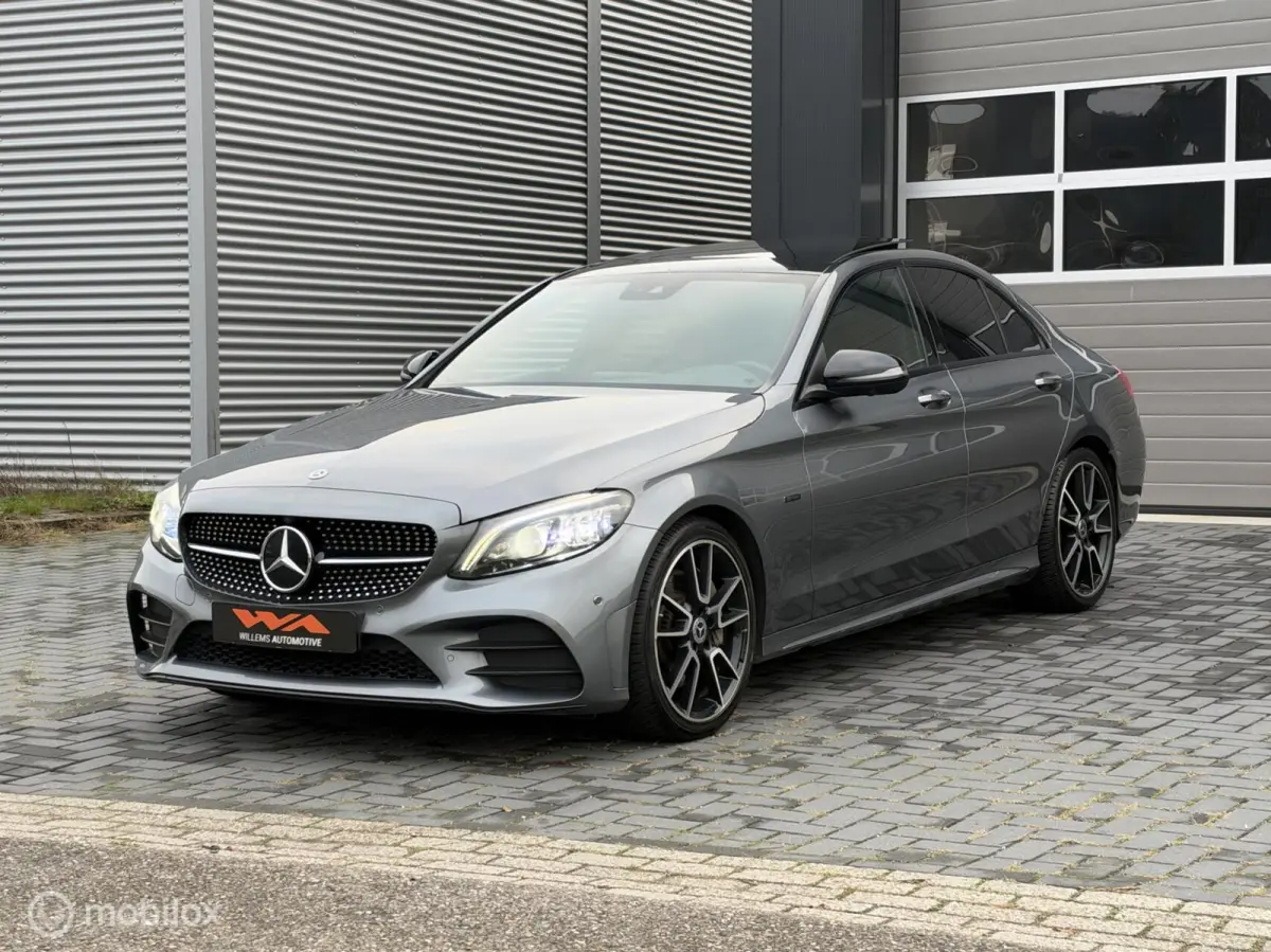 300 e 4MATIC AMG|Pano|Burmester|19'|Leder
