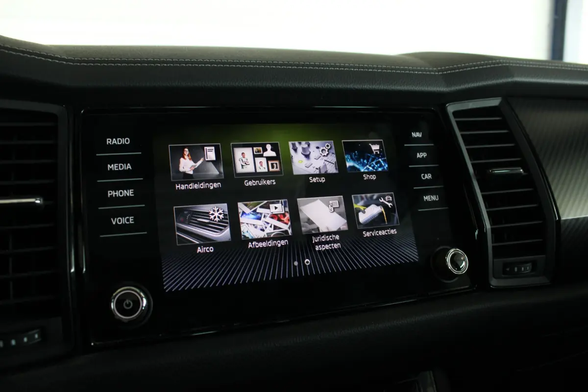1.5 TSI Sportline Business Facelift | Pano | Camera | Memory | Virtual Cockpit | LED Matrix | Carplay | Keyless | Stoelverw. | 20" LMV | PDC V+A