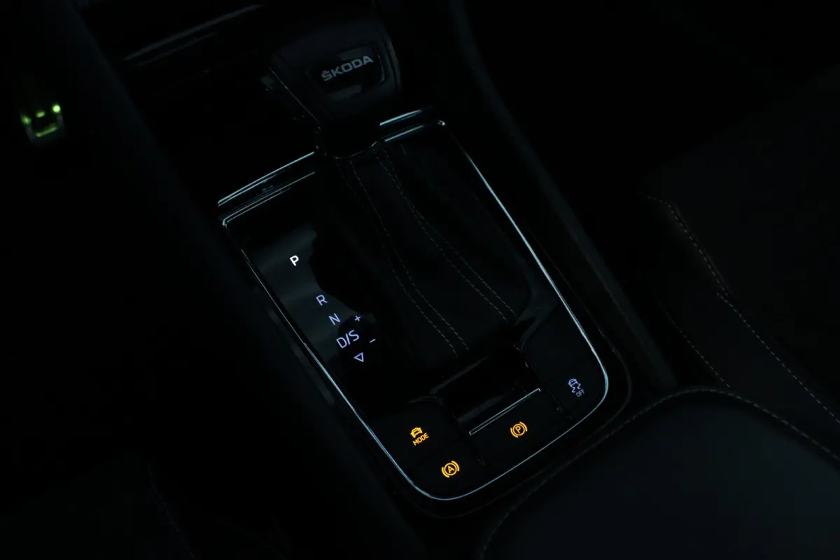 1.5 TSI Sportline Business Facelift | Pano | Camera | Memory | Virtual Cockpit | LED Matrix | Carplay | Keyless | Stoelverw. | 20" LMV | PDC V+A