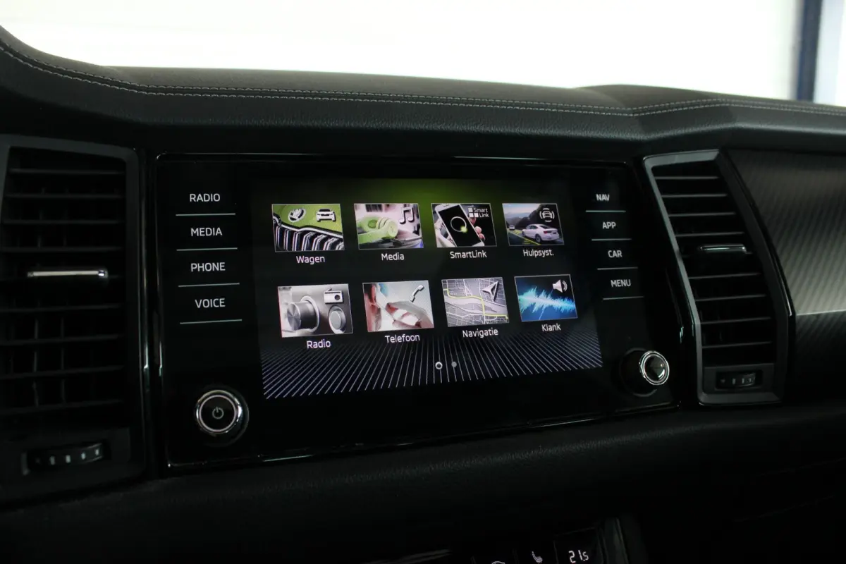 1.5 TSI Sportline Business Facelift | Pano | Camera | Memory | Virtual Cockpit | LED Matrix | Carplay | Keyless | Stoelverw. | 20" LMV | PDC V+A