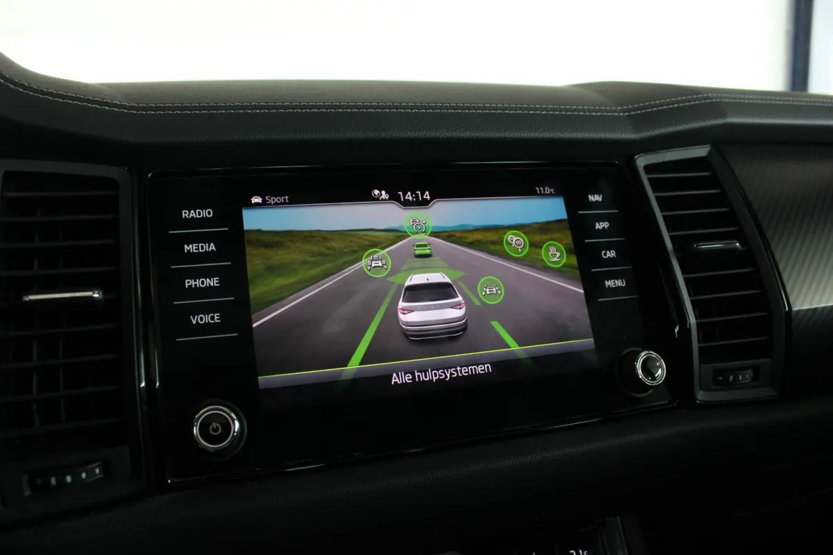 1.5 TSI Sportline Business Facelift | Pano | Camera | Memory | Virtual Cockpit | LED Matrix | Carplay | Keyless | Stoelverw. | 20" LMV | PDC V+A