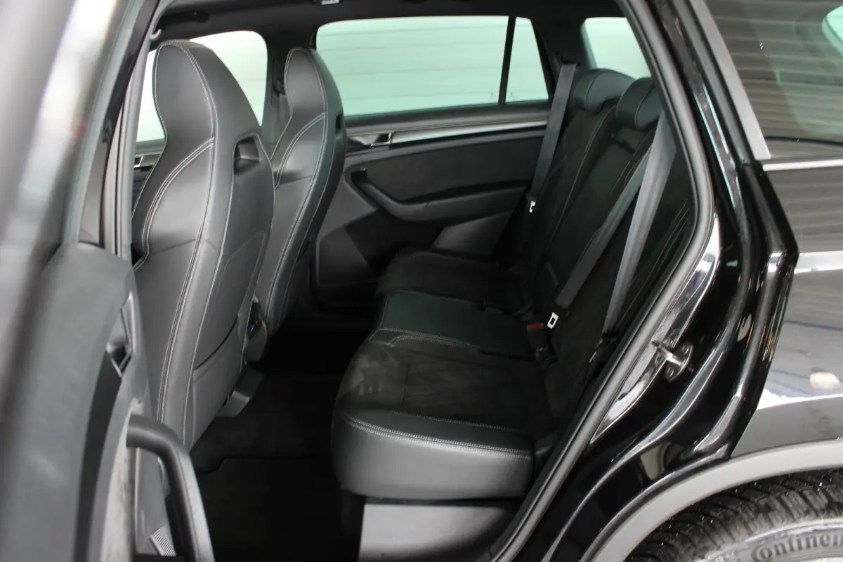 1.5 TSI Sportline Business Facelift | Pano | Camera | Memory | Virtual Cockpit | LED Matrix | Carplay | Keyless | Stoelverw. | 20" LMV | PDC V+A