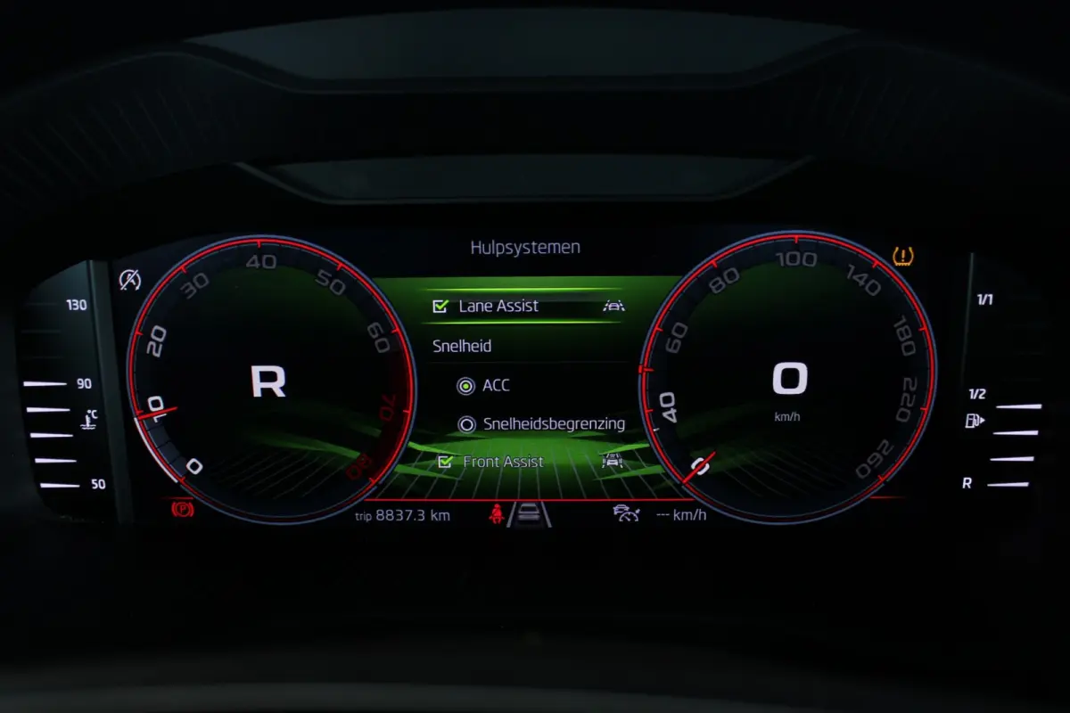 1.5 TSI Sportline Business Facelift | Pano | Camera | Memory | Virtual Cockpit | LED Matrix | Carplay | Keyless | Stoelverw. | 20" LMV | PDC V+A