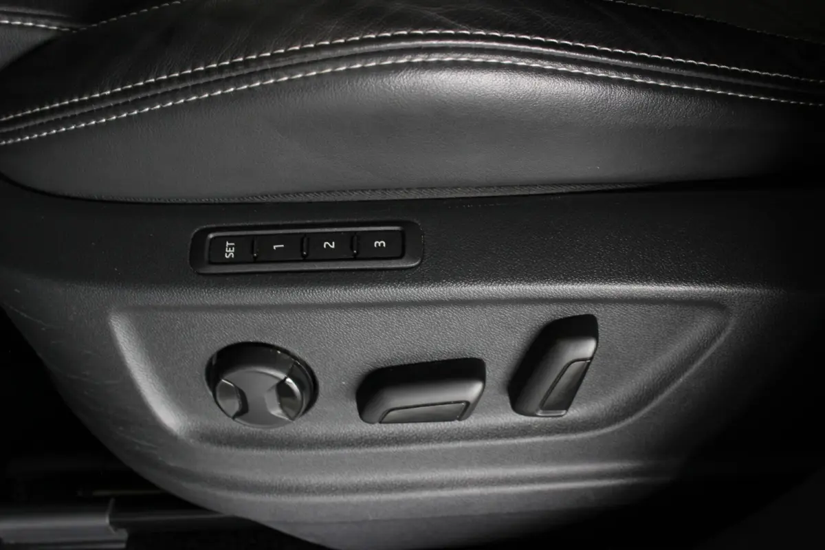 1.5 TSI Sportline Business Facelift | Pano | Camera | Memory | Virtual Cockpit | LED Matrix | Carplay | Keyless | Stoelverw. | 20" LMV | PDC V+A