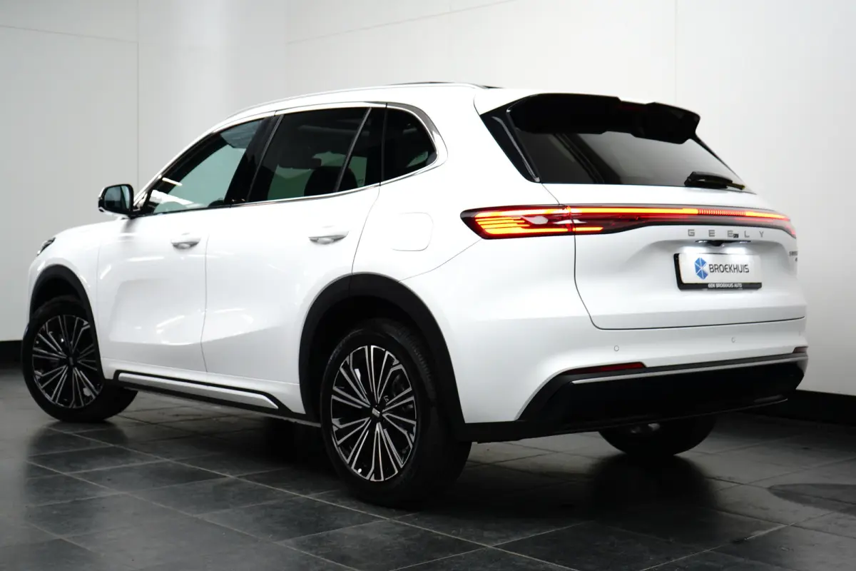 Max+ | Achterbank in delen neerklapbaar | Airco (automatisch) | Apple Carplay/Android Auto|telefoonintegratie premium