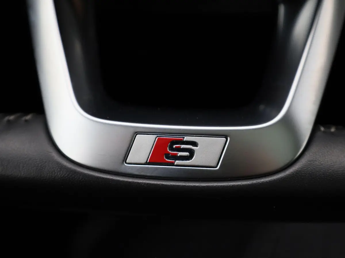 55 TFSI e quattro Competition | S- Line | Panoramadak | Bang & Olufsen | Luchtvering | Memory Seats | 360 Camera | Virtual Cockpit | Stoelverwarming | Afgevlakt Sportstuur | DAB |  Lichtmeta