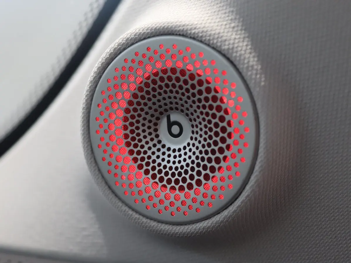 Premium 66 kWh | Warmtepomp | 22 KW laden | Panoramadak | Head-Up Display | Drive Pilot |