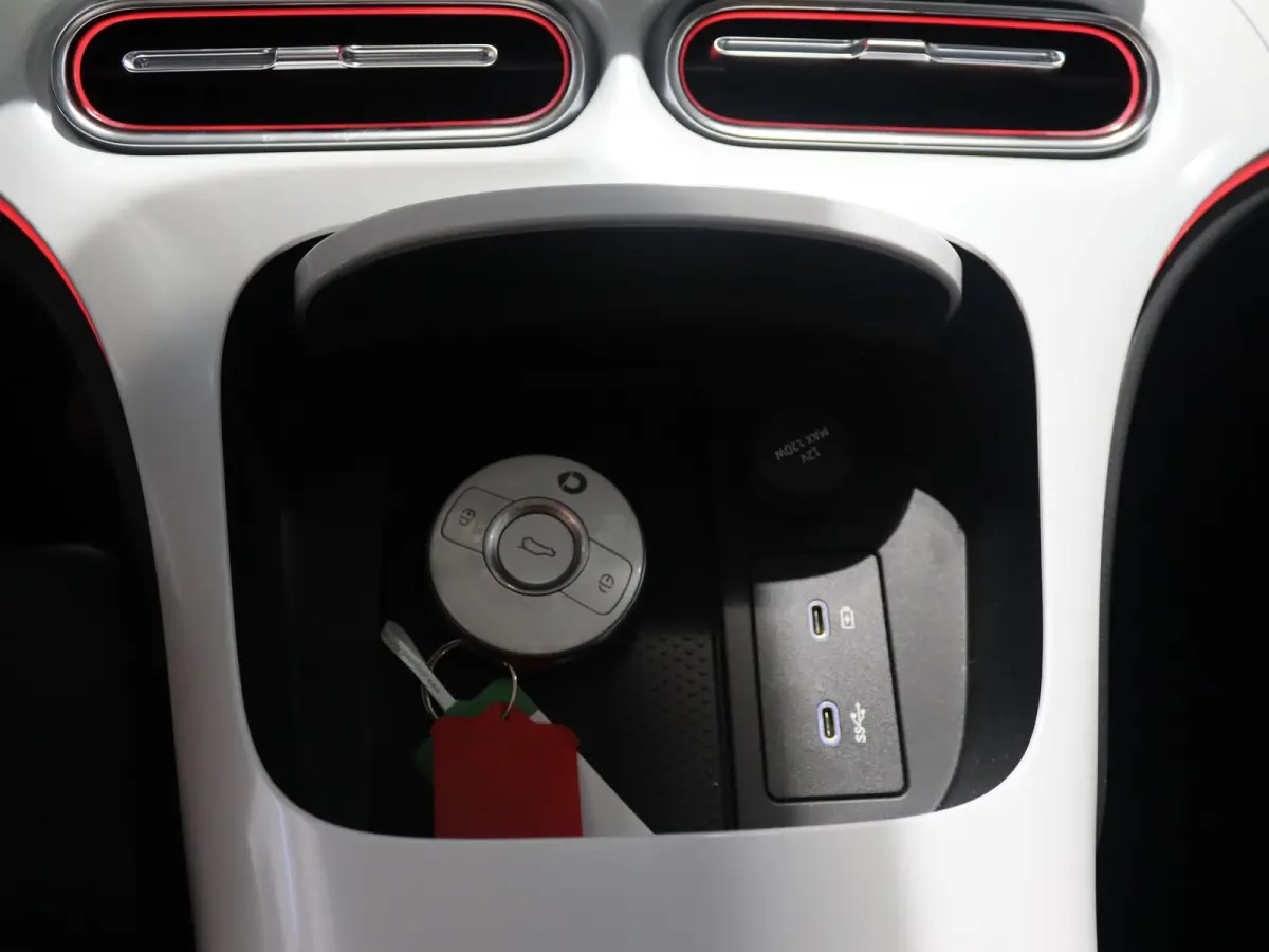 Premium 66 kWh | Warmtepomp | 22 KW laden | Panoramadak | Head-Up Display | Drive Pilot |