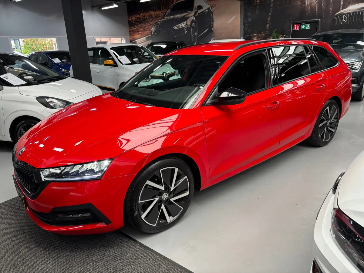1.0 TSI Sport Business / Navigatie