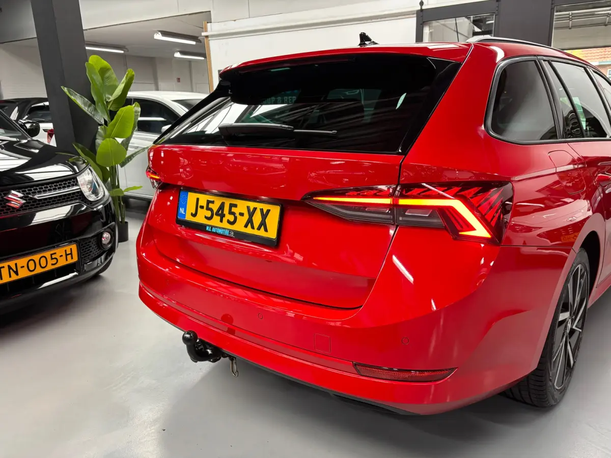 1.0 TSI Sport Business / Navigatie