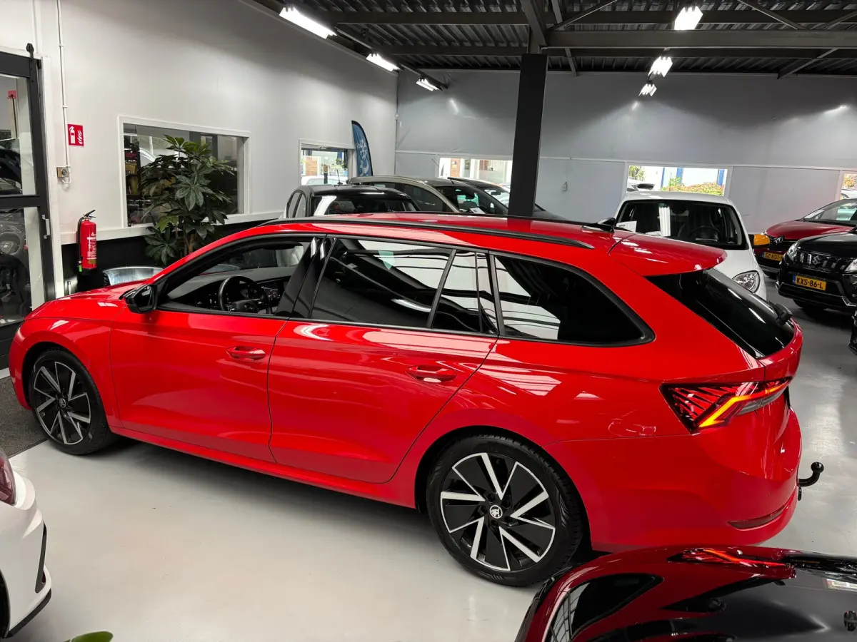 1.0 TSI Sport Business / Navigatie