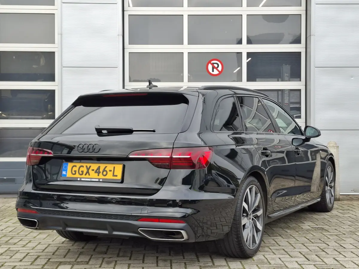 35 TFSI S-line edition Competition | Navigatie/Android/Apple Carplay | LM Velgen | Elektrisch Glazen Panoramadak | Voorstoelen Verwarmd | Achteruitrijcamera | Cruise Control | Airco |
