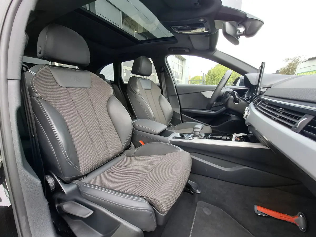 35 TFSI S-line edition Competition | Navigatie/Android/Apple Carplay | LM Velgen | Elektrisch Glazen Panoramadak | Voorstoelen Verwarmd | Achteruitrijcamera | Cruise Control | Airco |