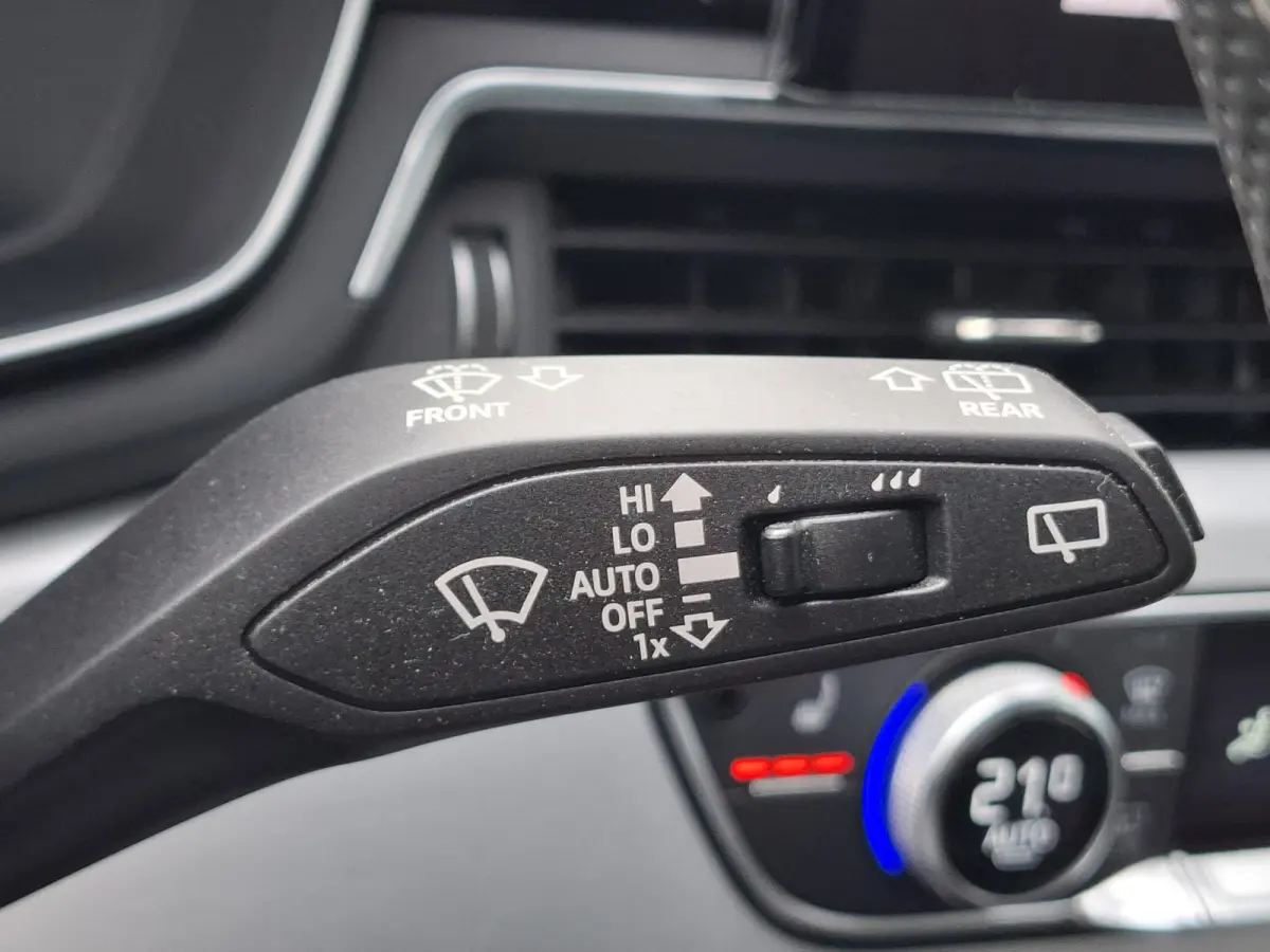 35 TFSI S-line edition Competition | Navigatie/Android/Apple Carplay | LM Velgen | Elektrisch Glazen Panoramadak | Voorstoelen Verwarmd | Achteruitrijcamera | Cruise Control | Airco |