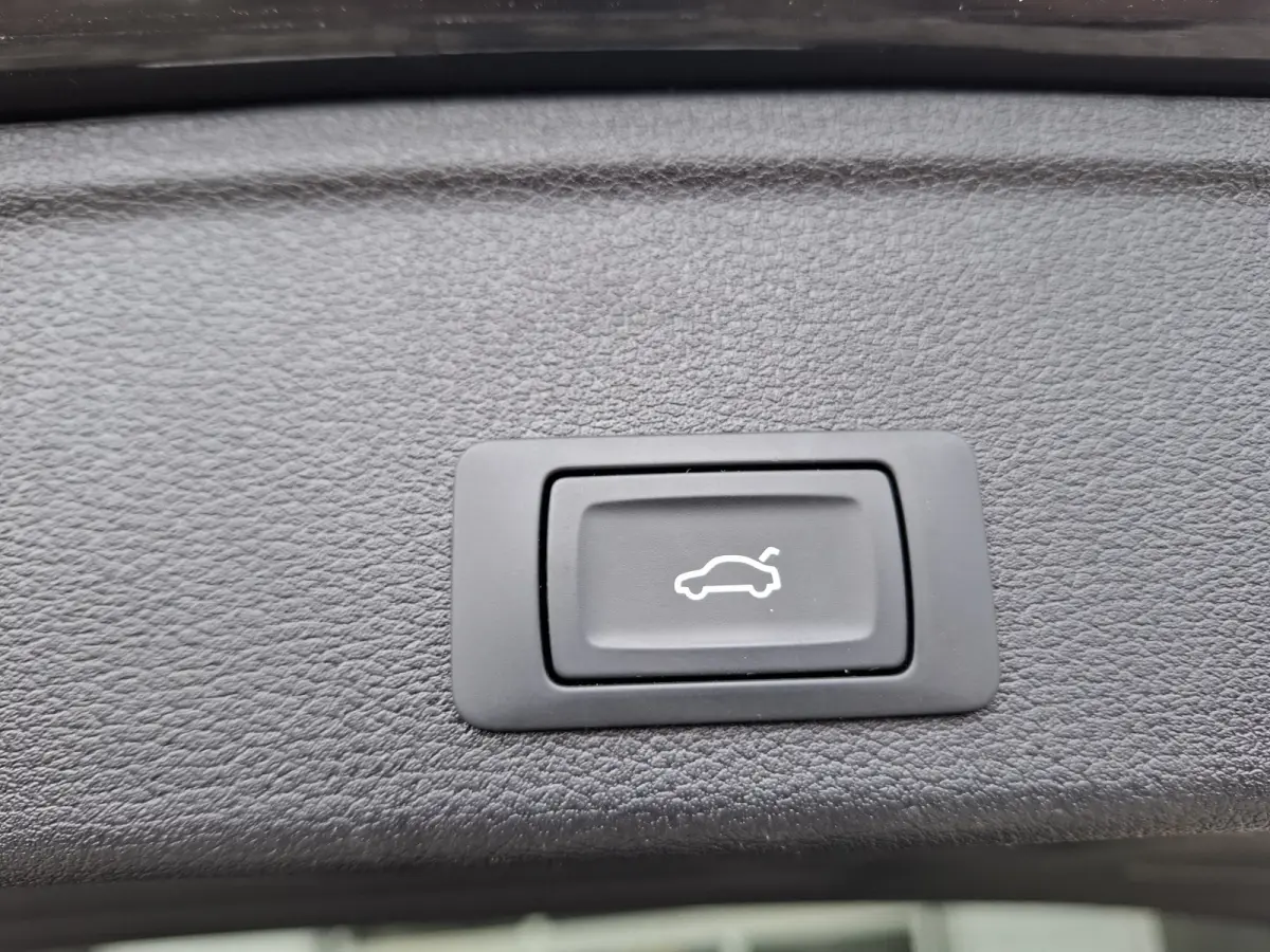 35 TFSI S-line edition Competition | Navigatie/Android/Apple Carplay | LM Velgen | Elektrisch Glazen Panoramadak | Voorstoelen Verwarmd | Achteruitrijcamera | Cruise Control | Airco |