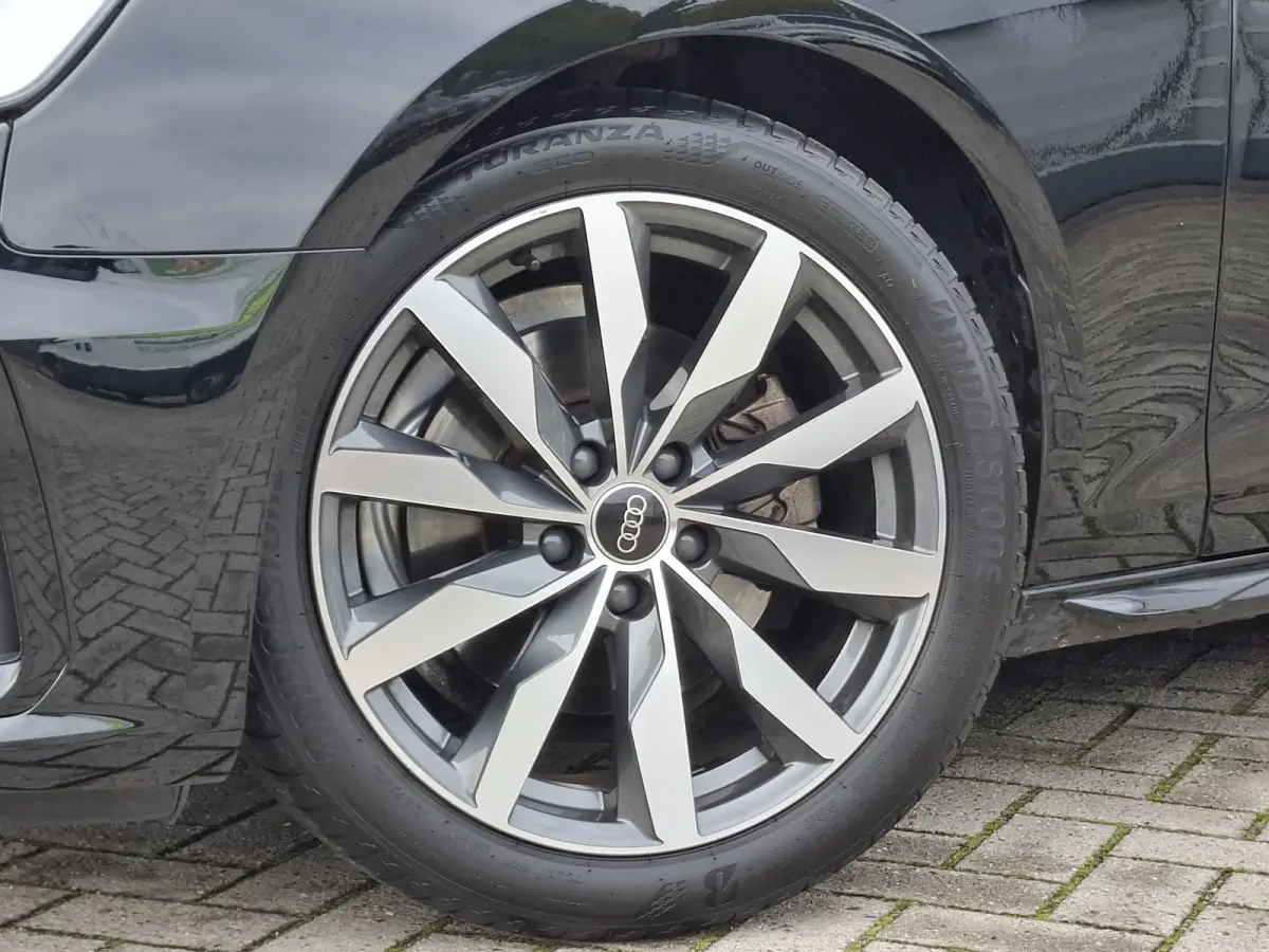 35 TFSI S-line edition Competition | Navigatie/Android/Apple Carplay | LM Velgen | Elektrisch Glazen Panoramadak | Voorstoelen Verwarmd | Achteruitrijcamera | Cruise Control | Airco |