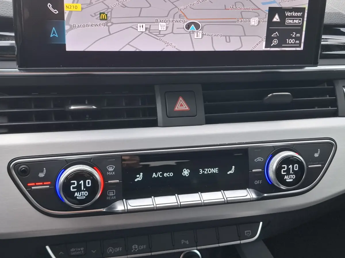 35 TFSI S-line edition Competition | Navigatie/Android/Apple Carplay | LM Velgen | Elektrisch Glazen Panoramadak | Voorstoelen Verwarmd | Achteruitrijcamera | Cruise Control | Airco |