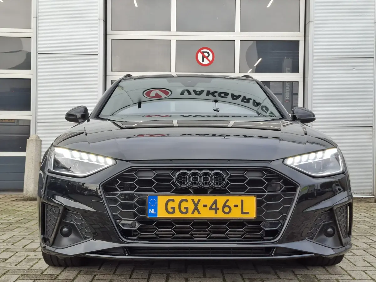 35 TFSI S-line edition Competition | Navigatie/Android/Apple Carplay | LM Velgen | Elektrisch Glazen Panoramadak | Voorstoelen Verwarmd | Achteruitrijcamera | Cruise Control | Airco |