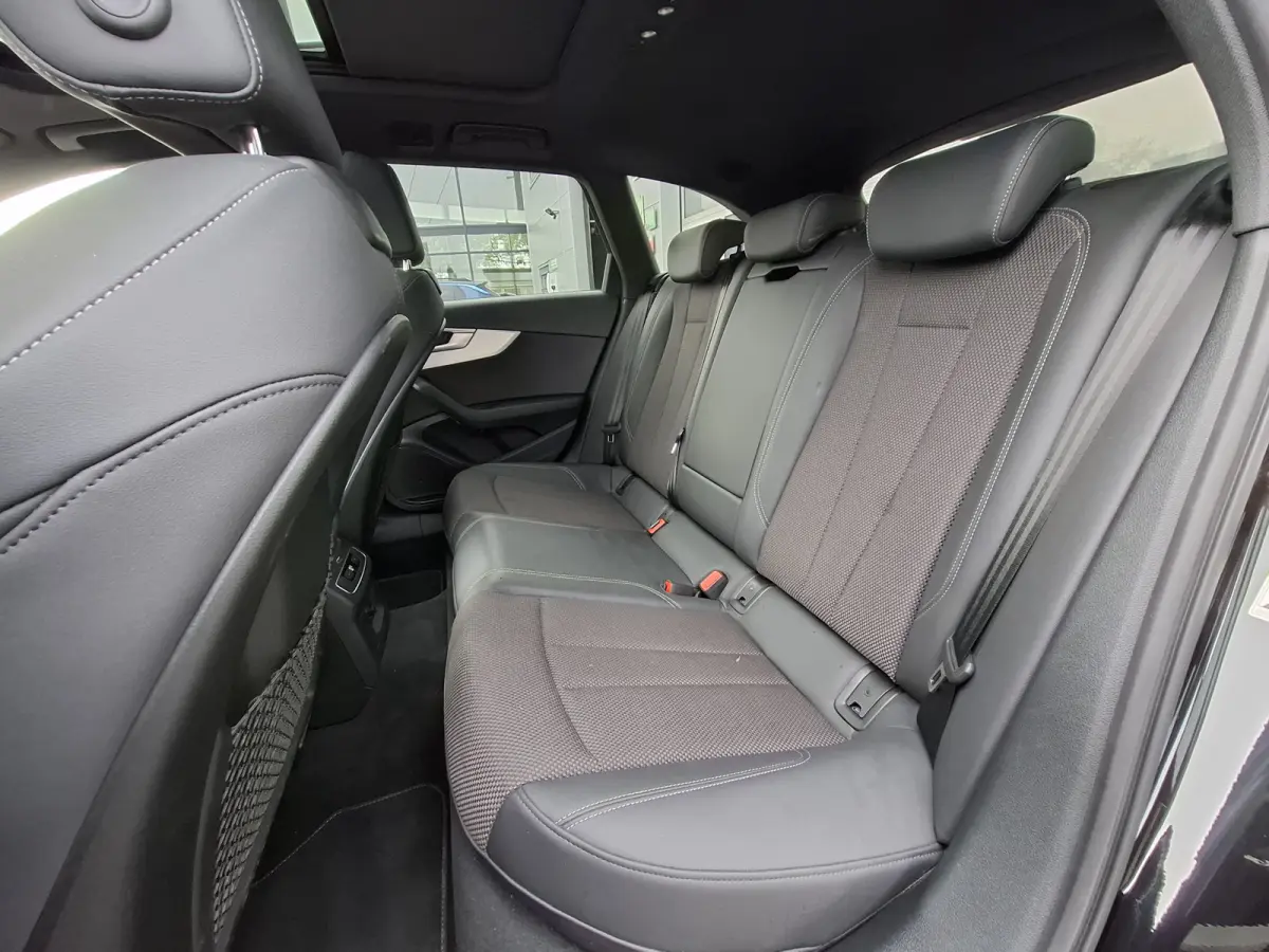 35 TFSI S-line edition Competition | Navigatie/Android/Apple Carplay | LM Velgen | Elektrisch Glazen Panoramadak | Voorstoelen Verwarmd | Achteruitrijcamera | Cruise Control | Airco |