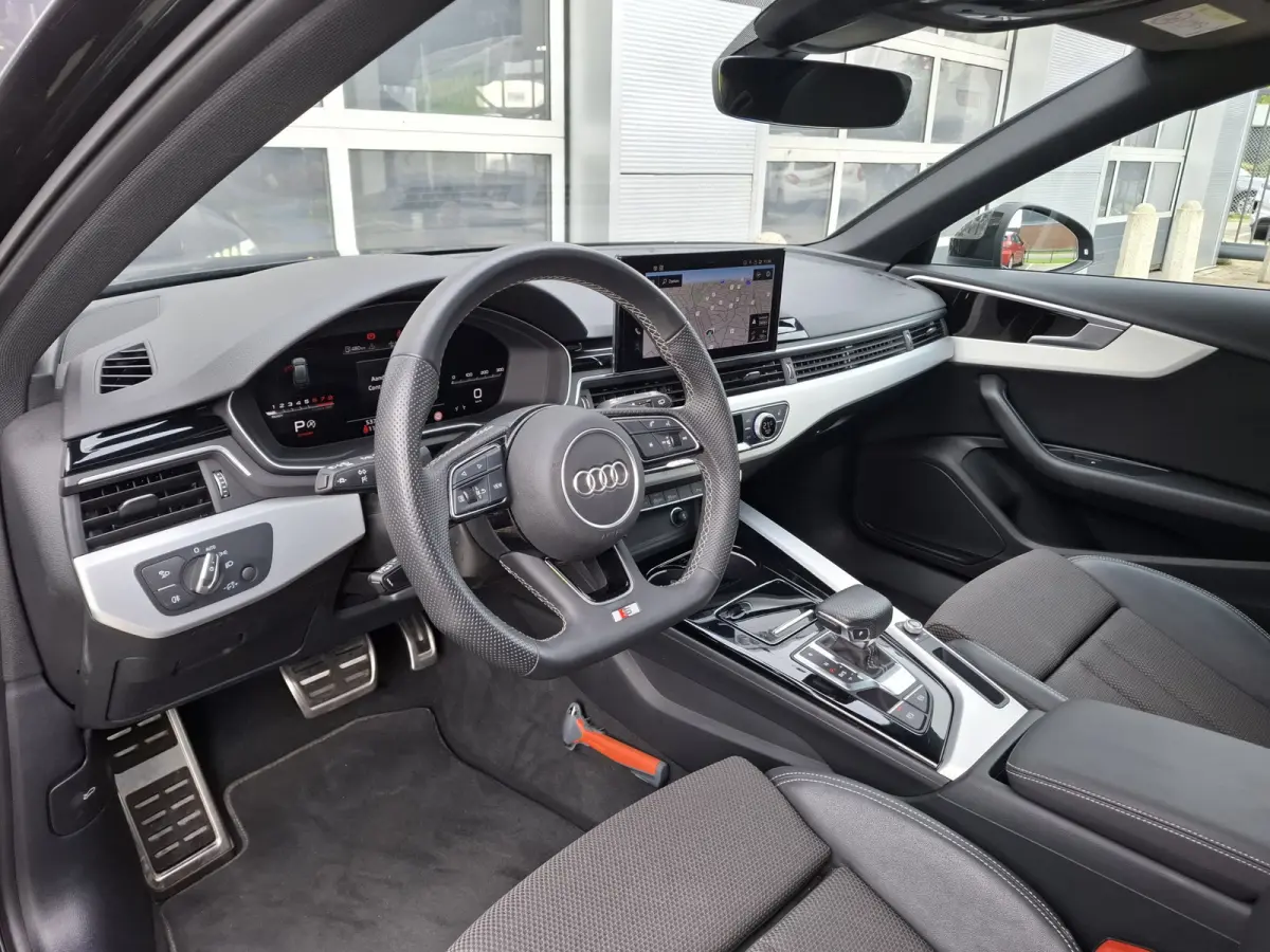 35 TFSI S-line edition Competition | Navigatie/Android/Apple Carplay | LM Velgen | Elektrisch Glazen Panoramadak | Voorstoelen Verwarmd | Achteruitrijcamera | Cruise Control | Airco |