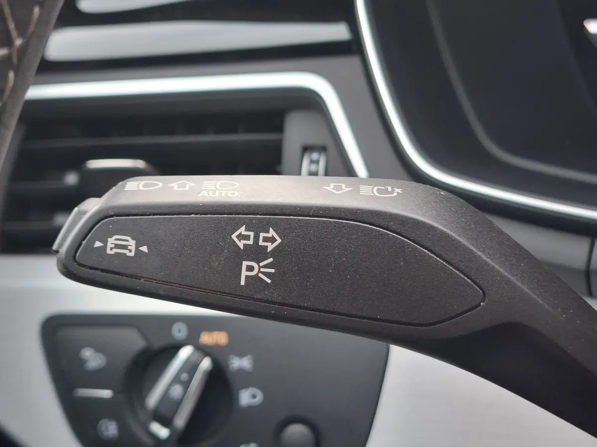 35 TFSI S-line edition Competition | Navigatie/Android/Apple Carplay | LM Velgen | Elektrisch Glazen Panoramadak | Voorstoelen Verwarmd | Achteruitrijcamera | Cruise Control | Airco |