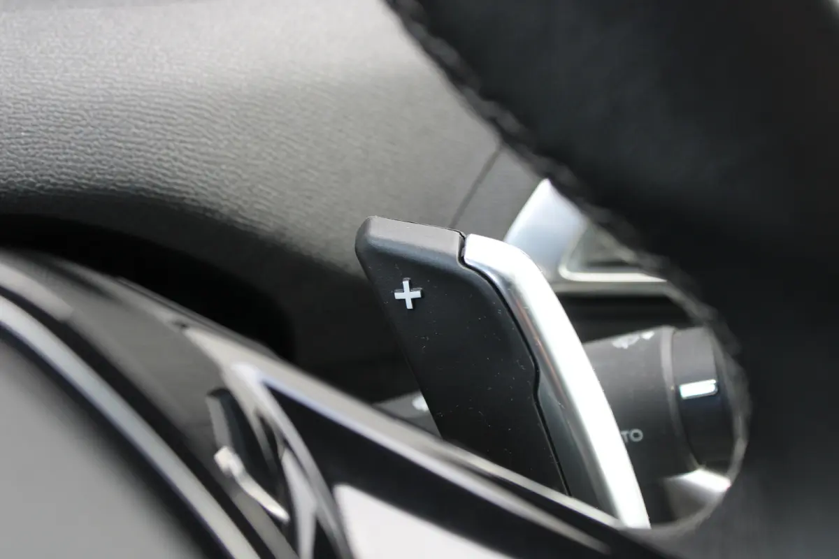 1.2 PureTech 130pk EAT8 Blue Lease Allure | Automaat | Navigatie | Camera | NL auto | 7 Persoons | All season | Nieuw model |